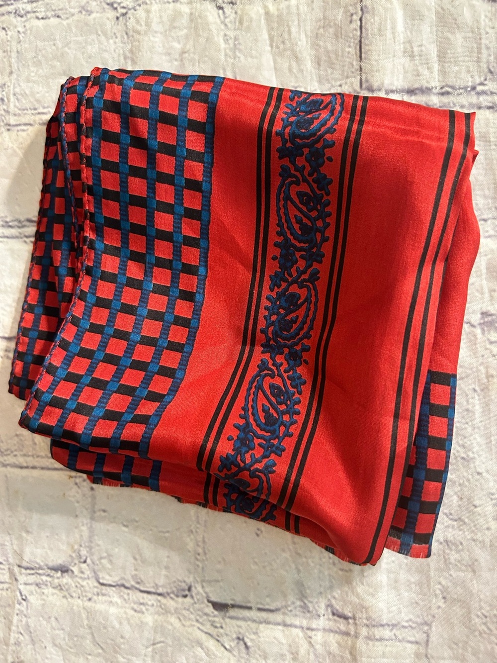 CALVIN KLEIN VTG 80’S -90’S SILK RED/NAVY/BLUE GEOMETRIC PAISLEY PRINT SCARF O/S